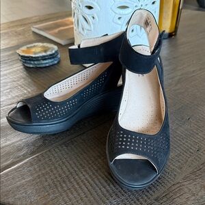 Clark’s Collection Black Women's Wedge Sandals